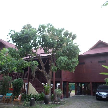Baanwealaa Guesthouse (Adults Only) Чиангмай Экстерьер фото