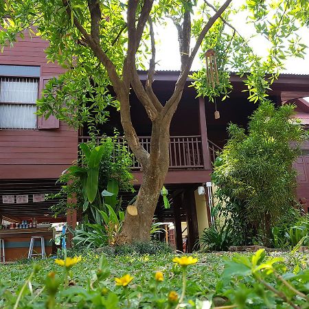 Baanwealaa Guesthouse (Adults Only) Чиангмай Экстерьер фото