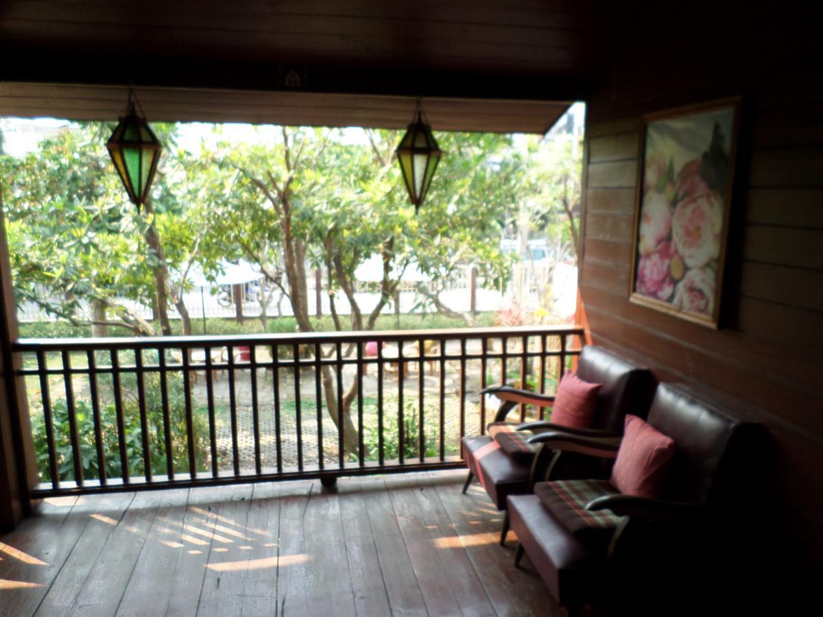 Baanwealaa Guesthouse (Adults Only) Чиангмай Экстерьер фото